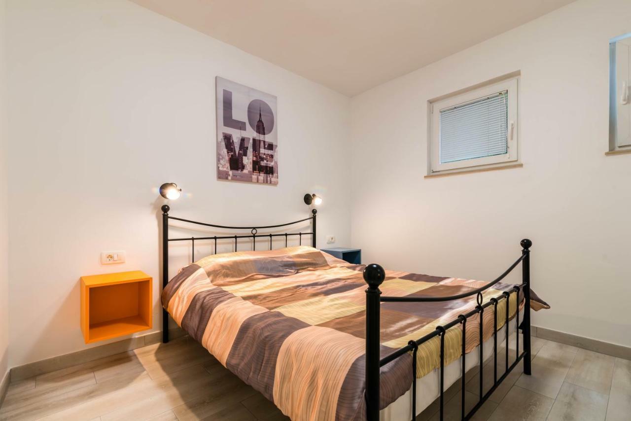 Ferienwohnung Apartman Paola Pula Exterior foto