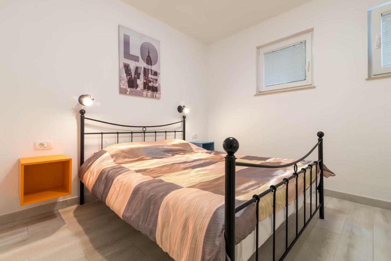 Ferienwohnung Apartman Paola Pula Exterior foto